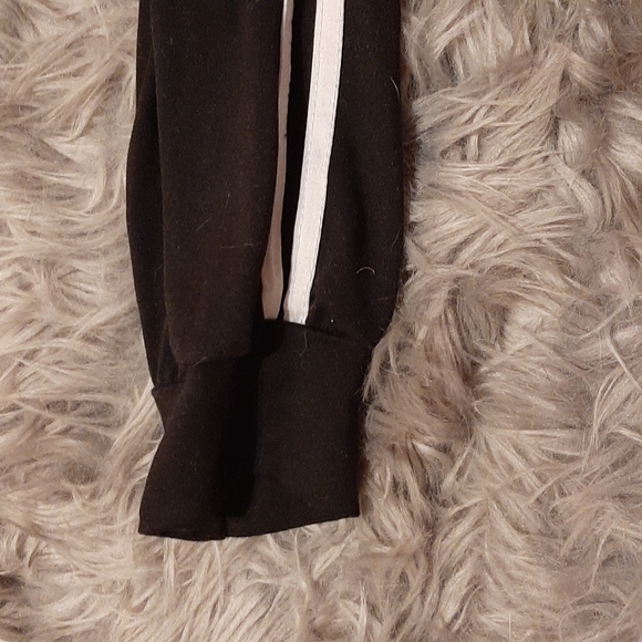 Sweats - Picture 4 of 4